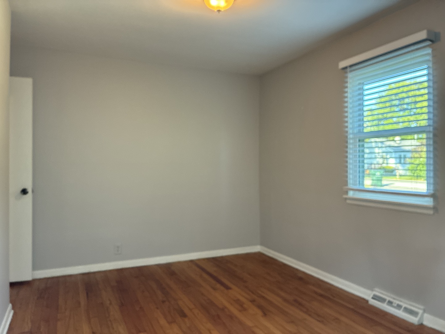 4028 N Park Street, Westmont, IL 60559