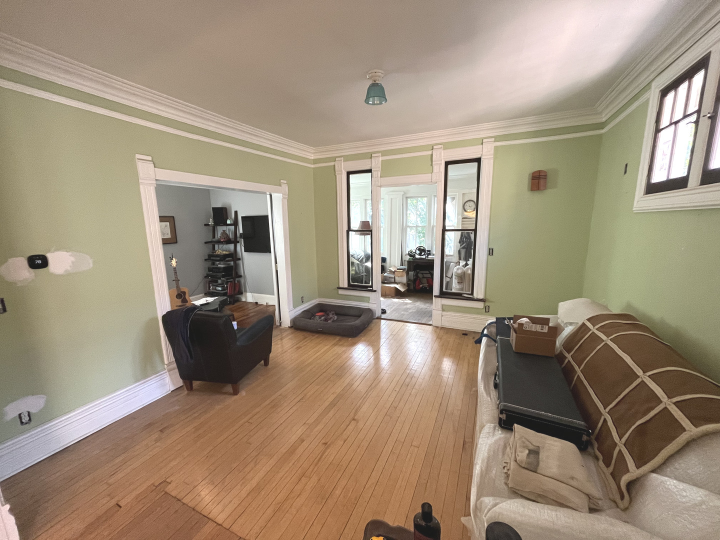 6957 N Hamilton Avenue, Chicago, IL 60645