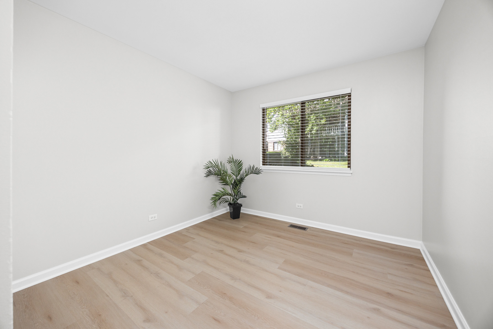 232 Driftwood Lane #D-1, Schaumburg, IL 60193