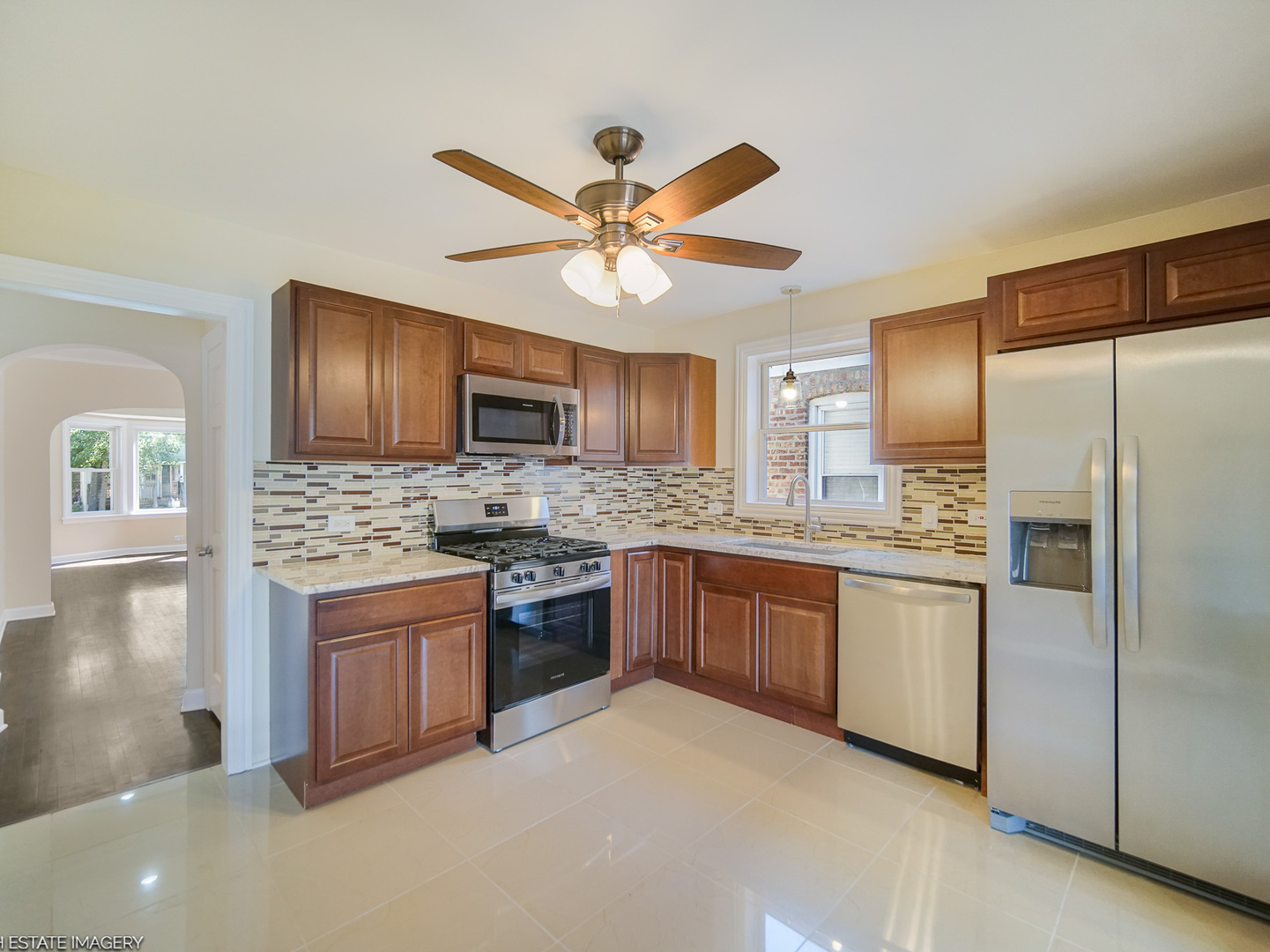 2702 N 76th Avenue, Elmwood Park, IL 60707