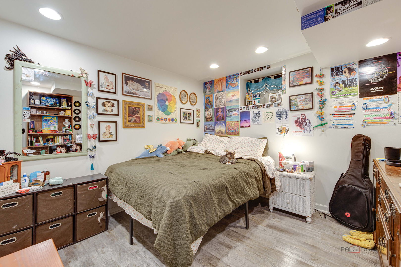 902 W Newport Avenue, Chicago, IL 60657