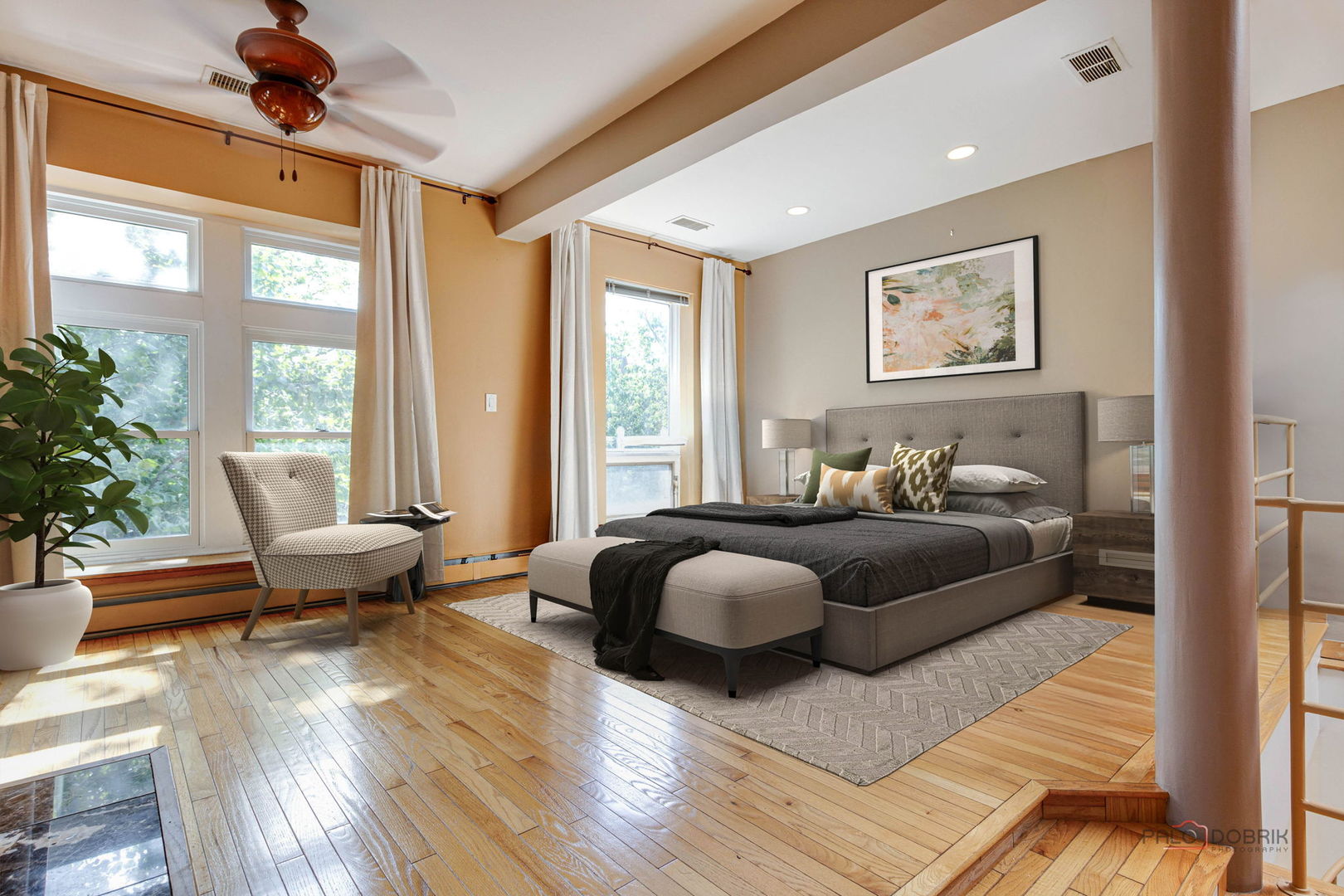 902 W Newport Avenue, Chicago, IL 60657