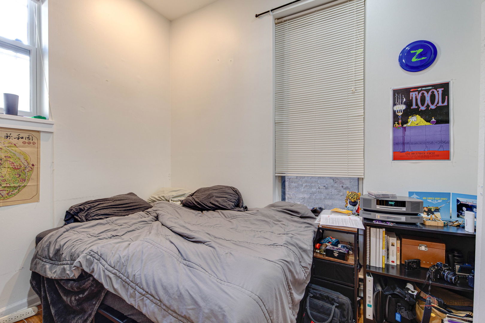 902 W Newport Avenue, Chicago, IL 60657