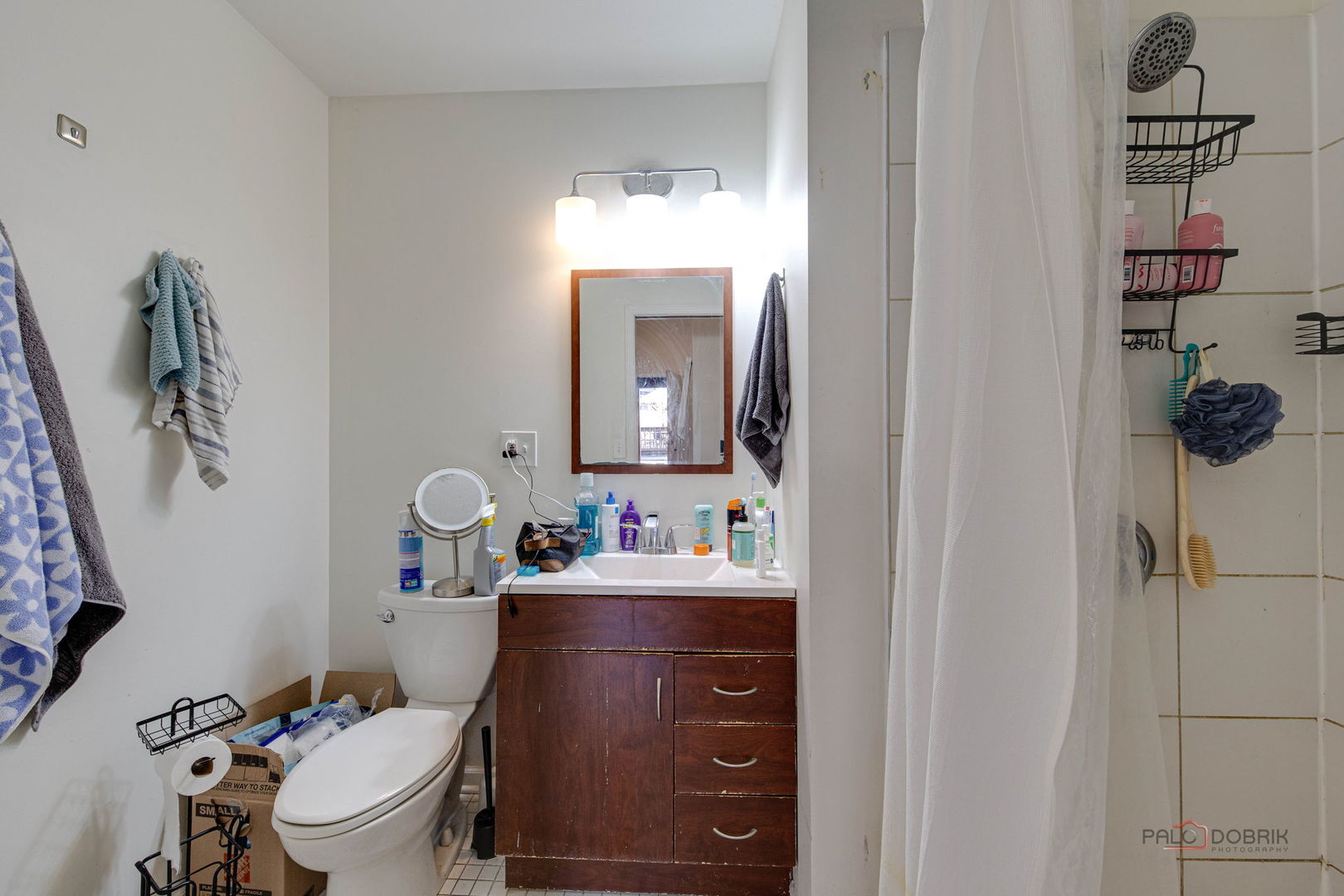 902 W Newport Avenue, Chicago, IL 60657