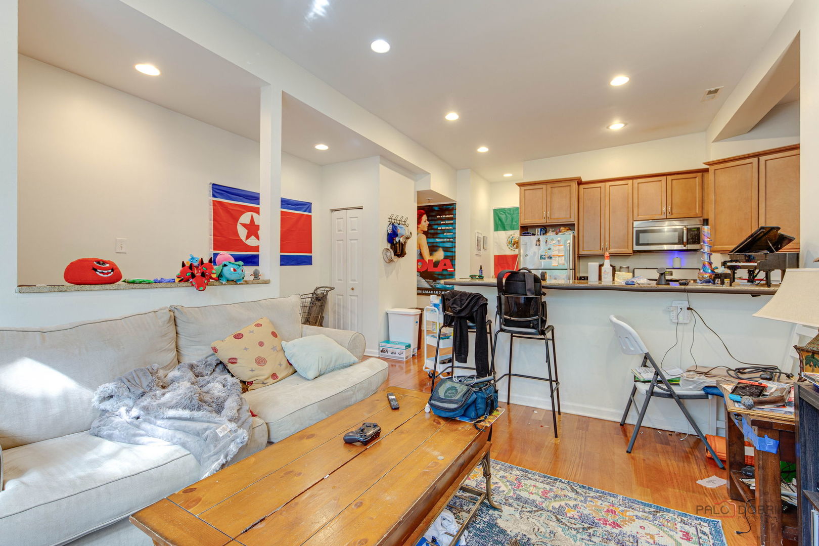 902 W Newport Avenue, Chicago, IL 60657