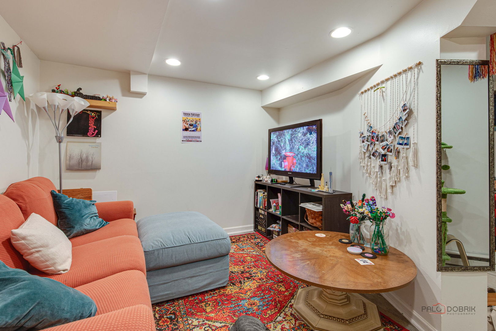 902 W Newport Avenue, Chicago, IL 60657