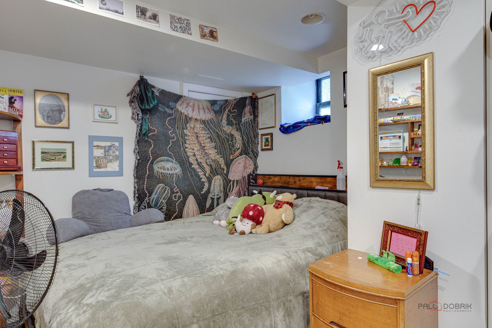 902 W Newport Avenue, Chicago, IL 60657