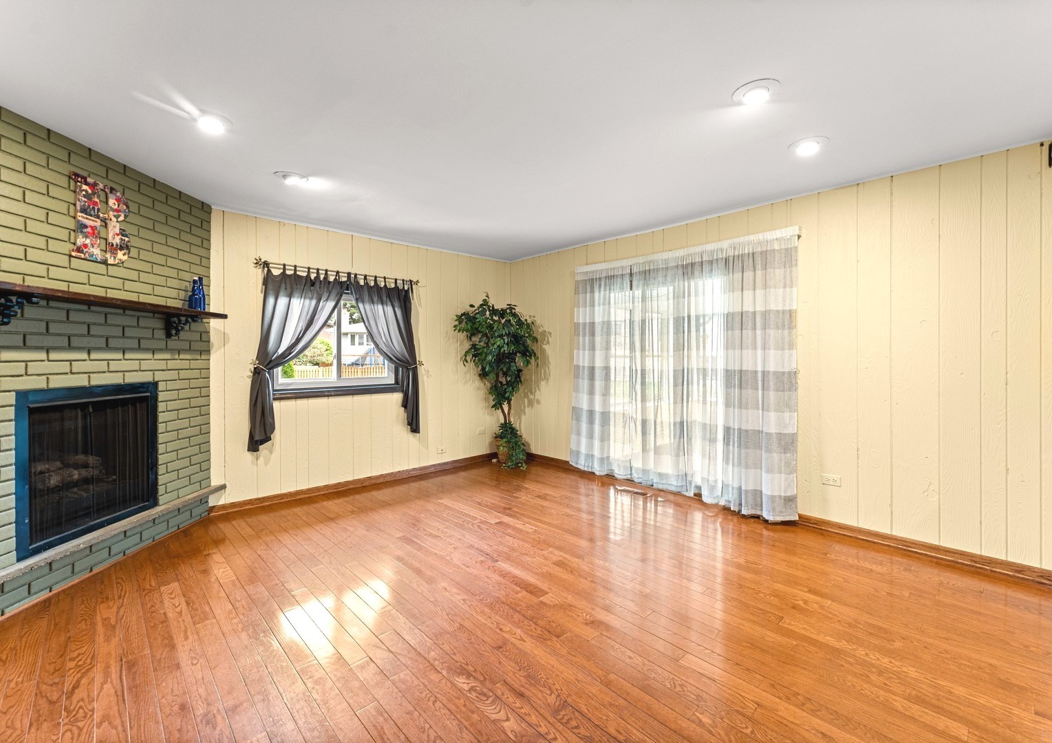 10926 Circle Court, Palos Hills, IL 60465