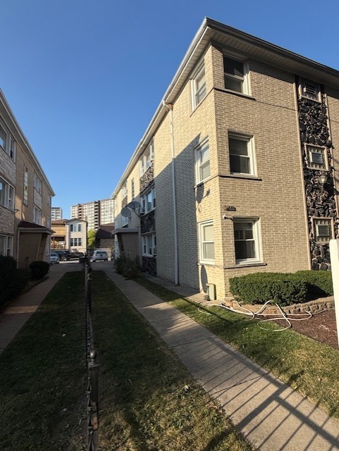 8622 W Summerdale Avenue, Chicago, IL 60656