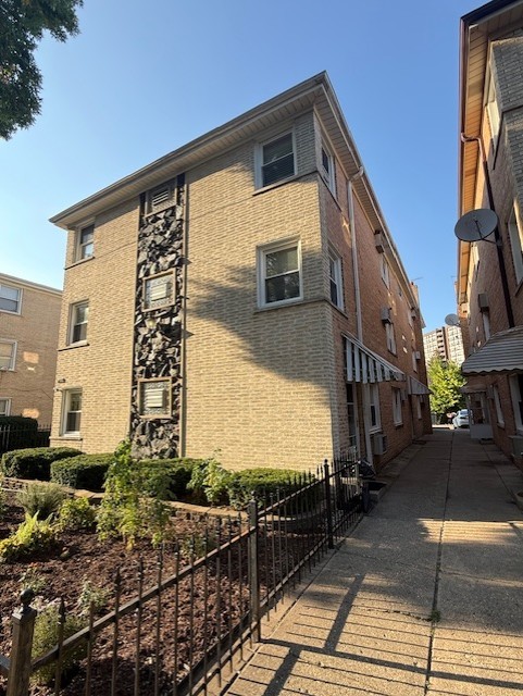 8622 W Summerdale Avenue, Chicago, IL 60656