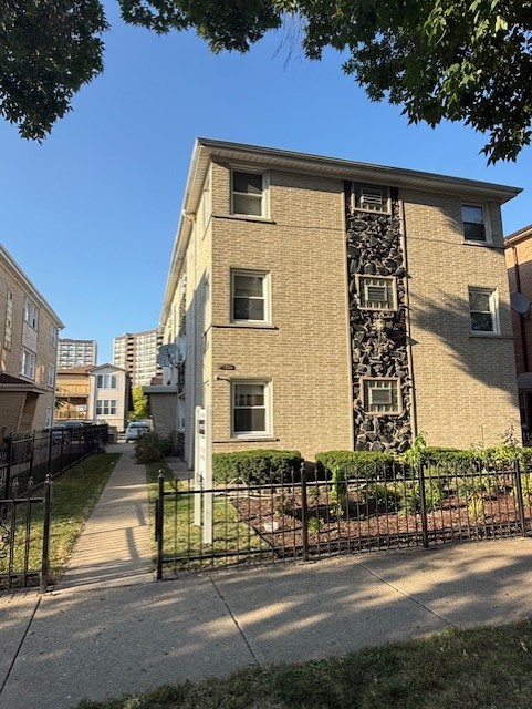 8622 W Summerdale Avenue, Chicago, IL 60656