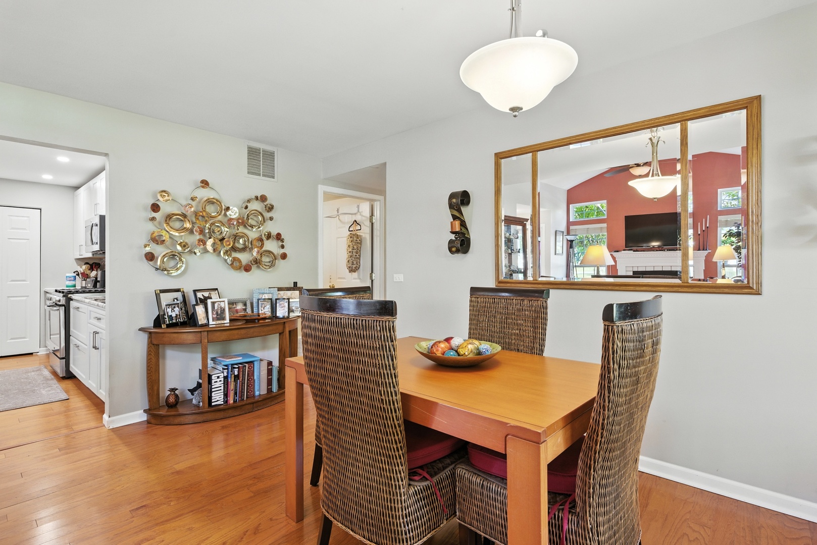 401 Cromwell Circle #4, Bartlett, IL 60103