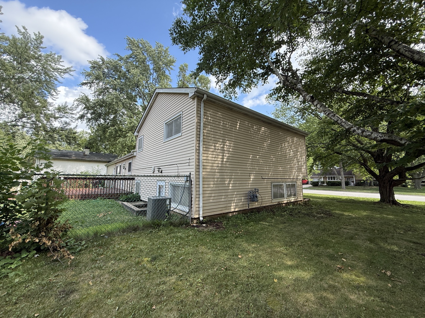 238 BERKSHIRE Drive, Crystal Lake, IL 60014