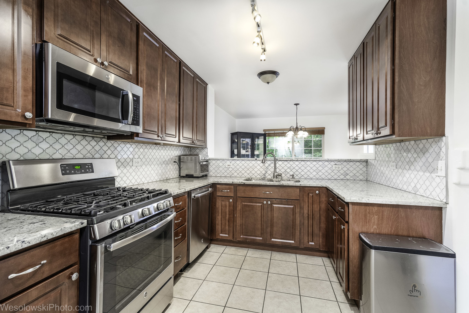 150 LUCERNE Court, Wheeling, IL 60090