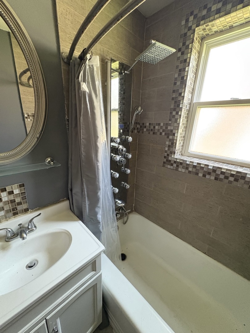 10 W 140th Court, Riverdale, IL 60827