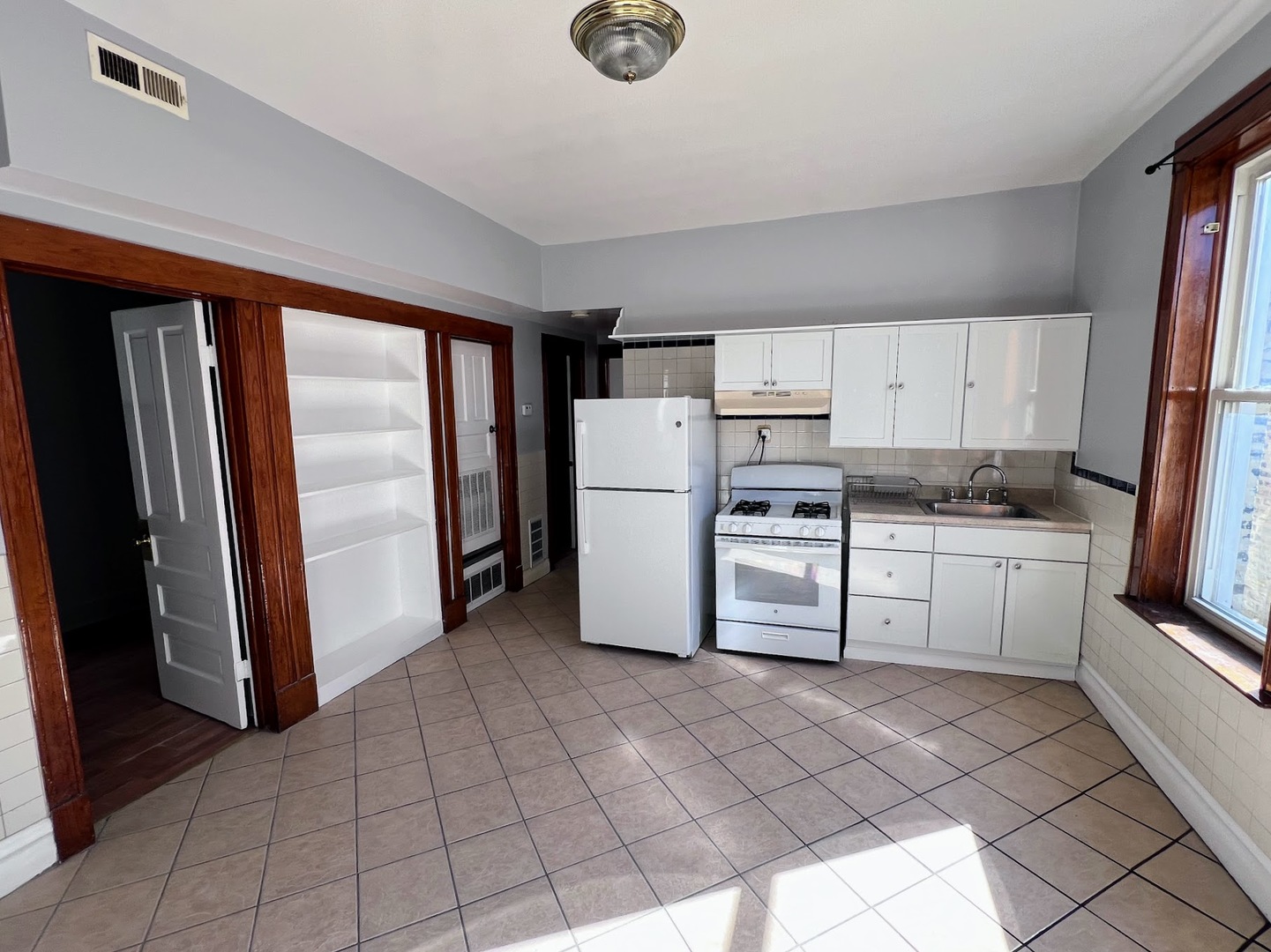 2518 S Saint Louis Avenue #2F, Chicago, IL 60623