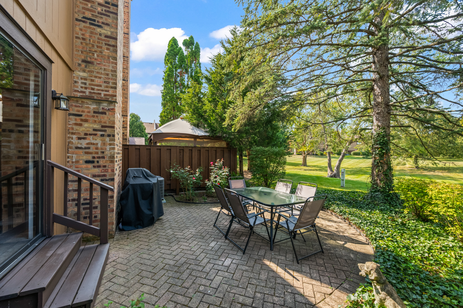 1324 Fairfax Lane, Buffalo Grove, IL 60089