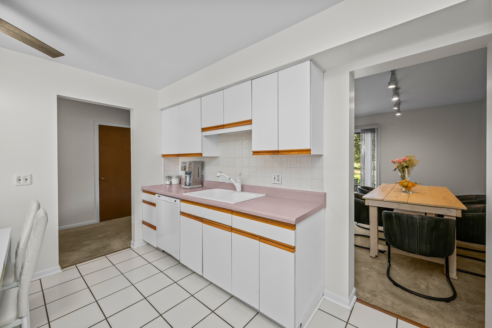 1324 Fairfax Lane, Buffalo Grove, IL 60089