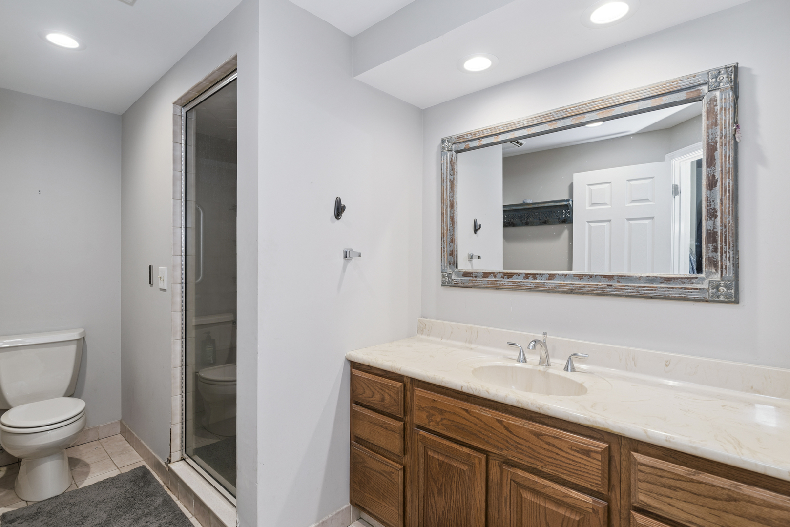 504 W Forest Avenue, Round Lake, IL 60073