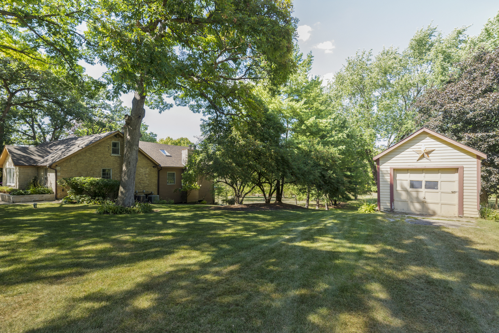 504 W Forest Avenue, Round Lake, IL 60073