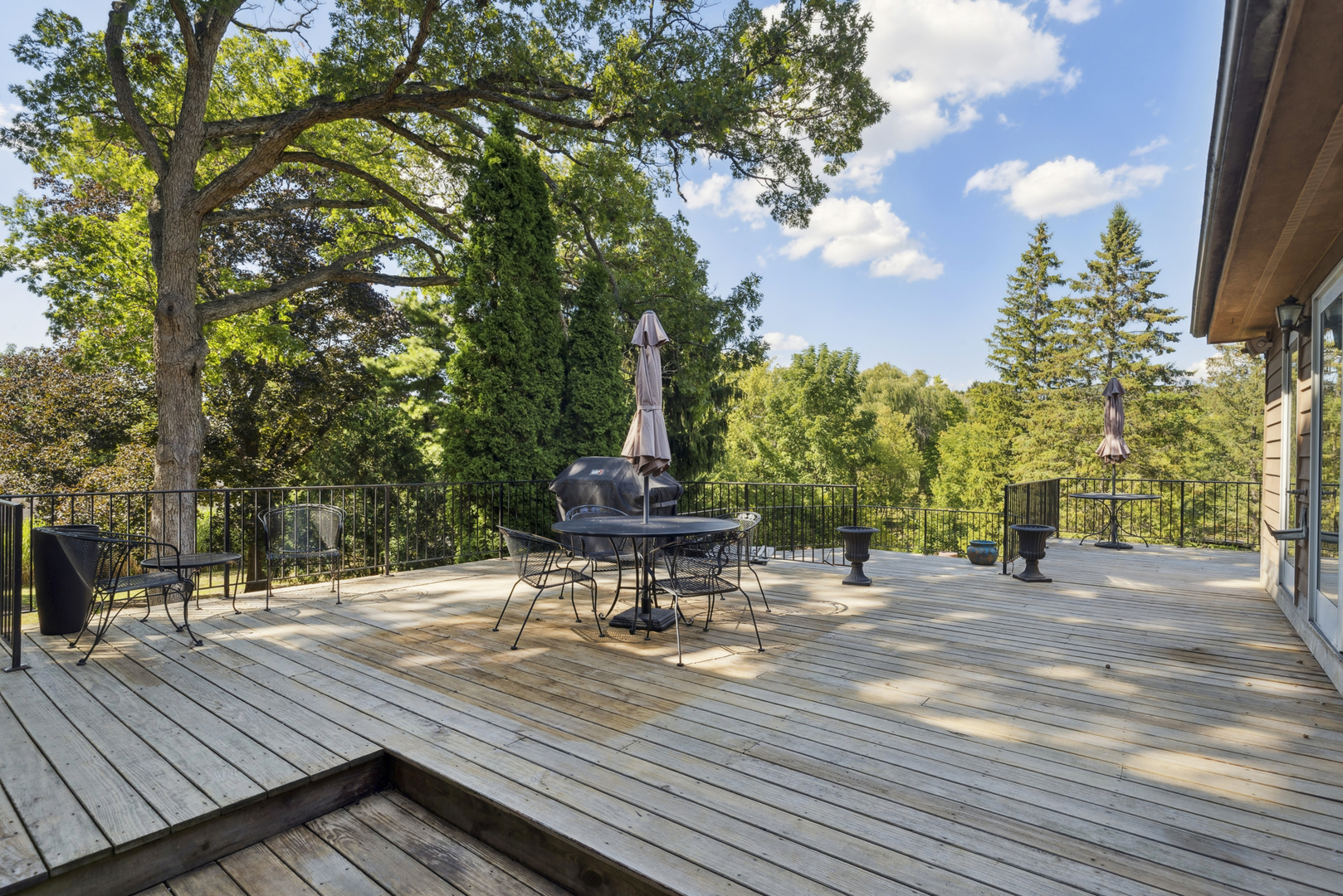 504 W Forest Avenue, Round Lake, IL 60073