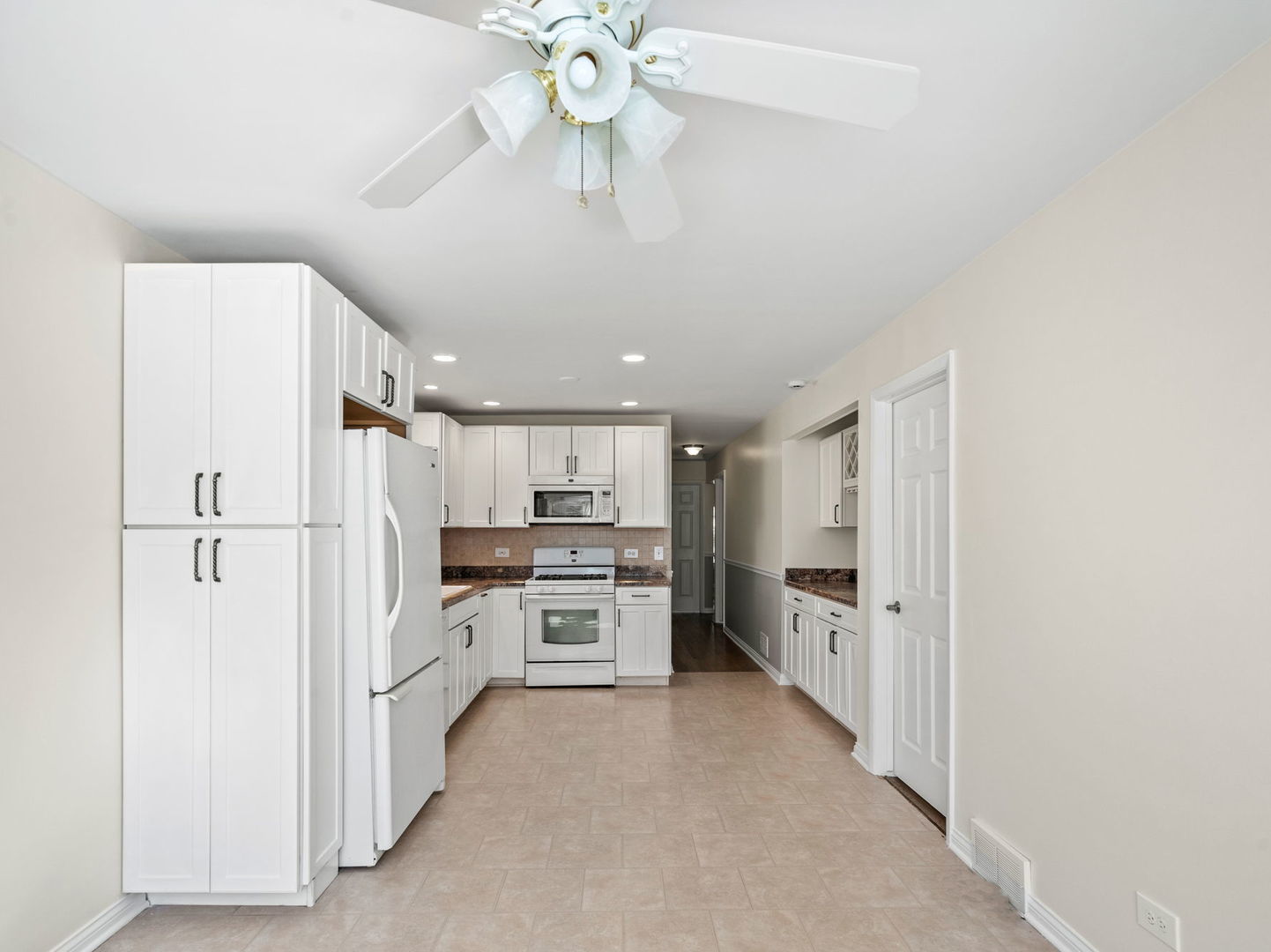 780 N adele Street, Elmhurst, IL 60126