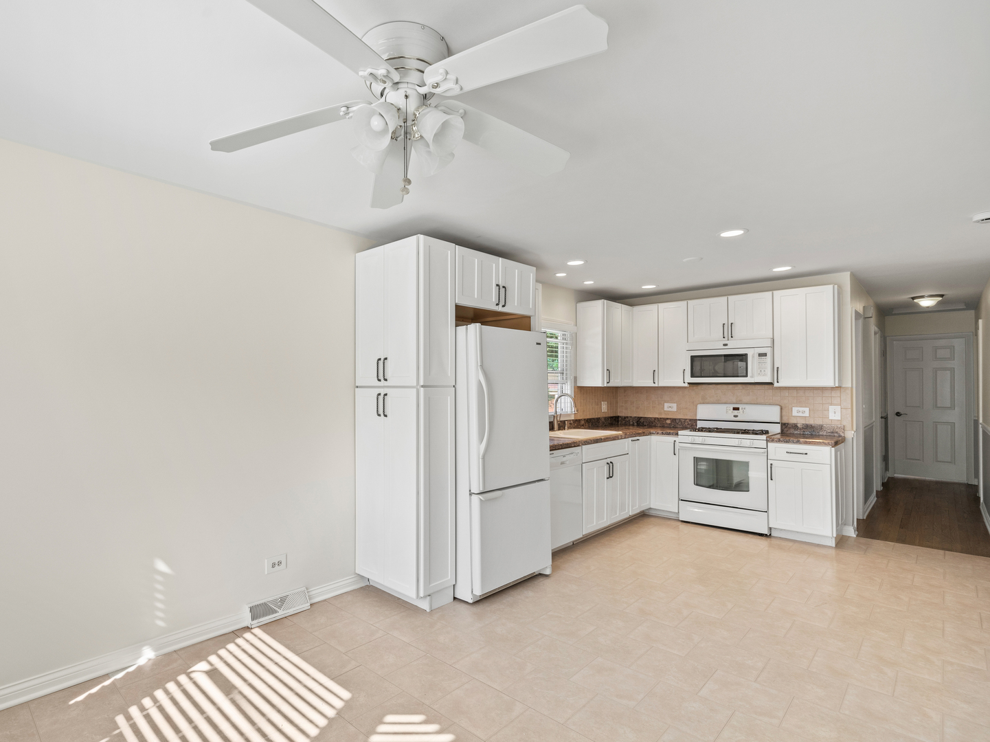 780 N adele Street, Elmhurst, IL 60126
