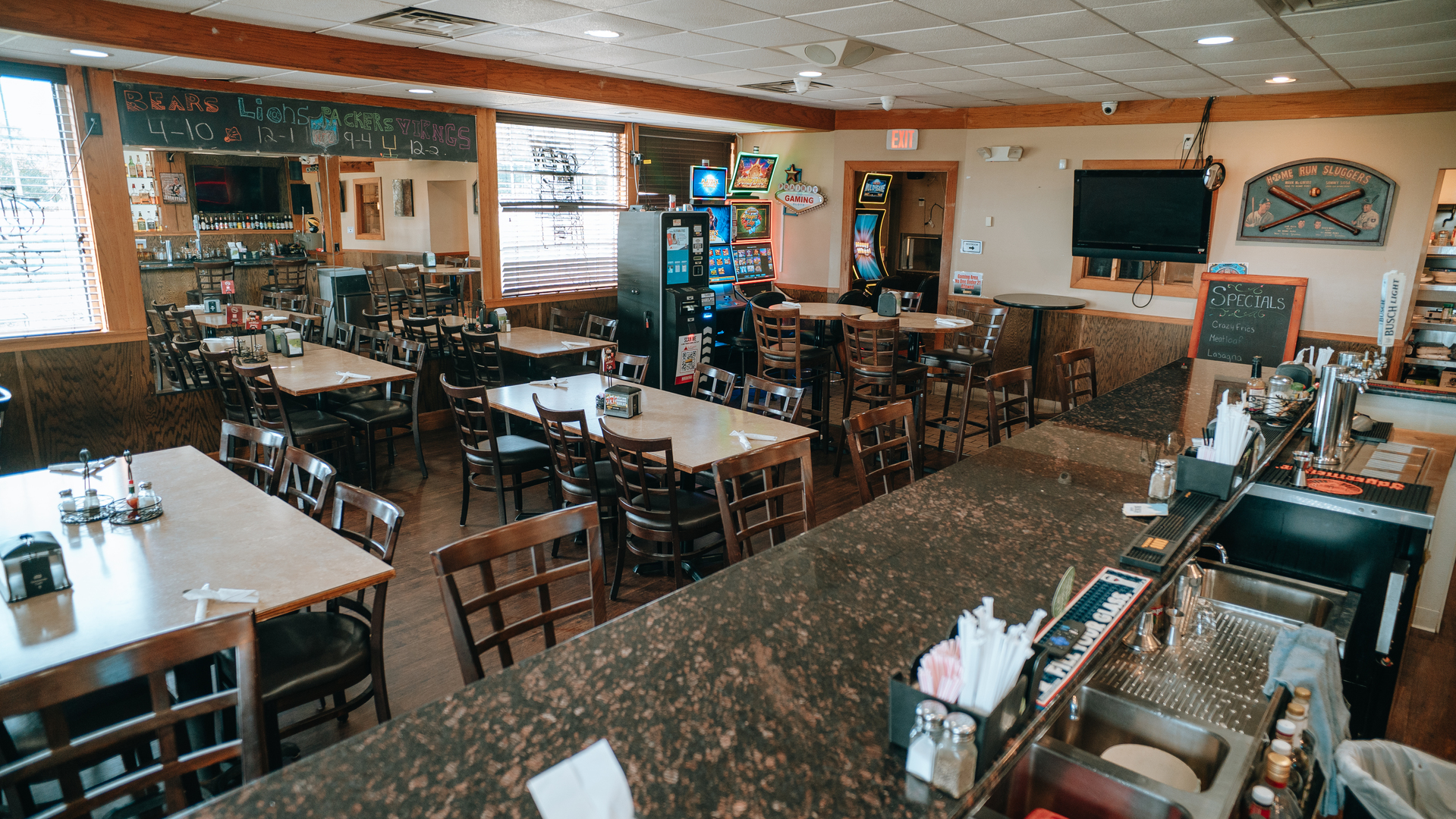 921 Maple Hill Road, Bloomington, IL 61701