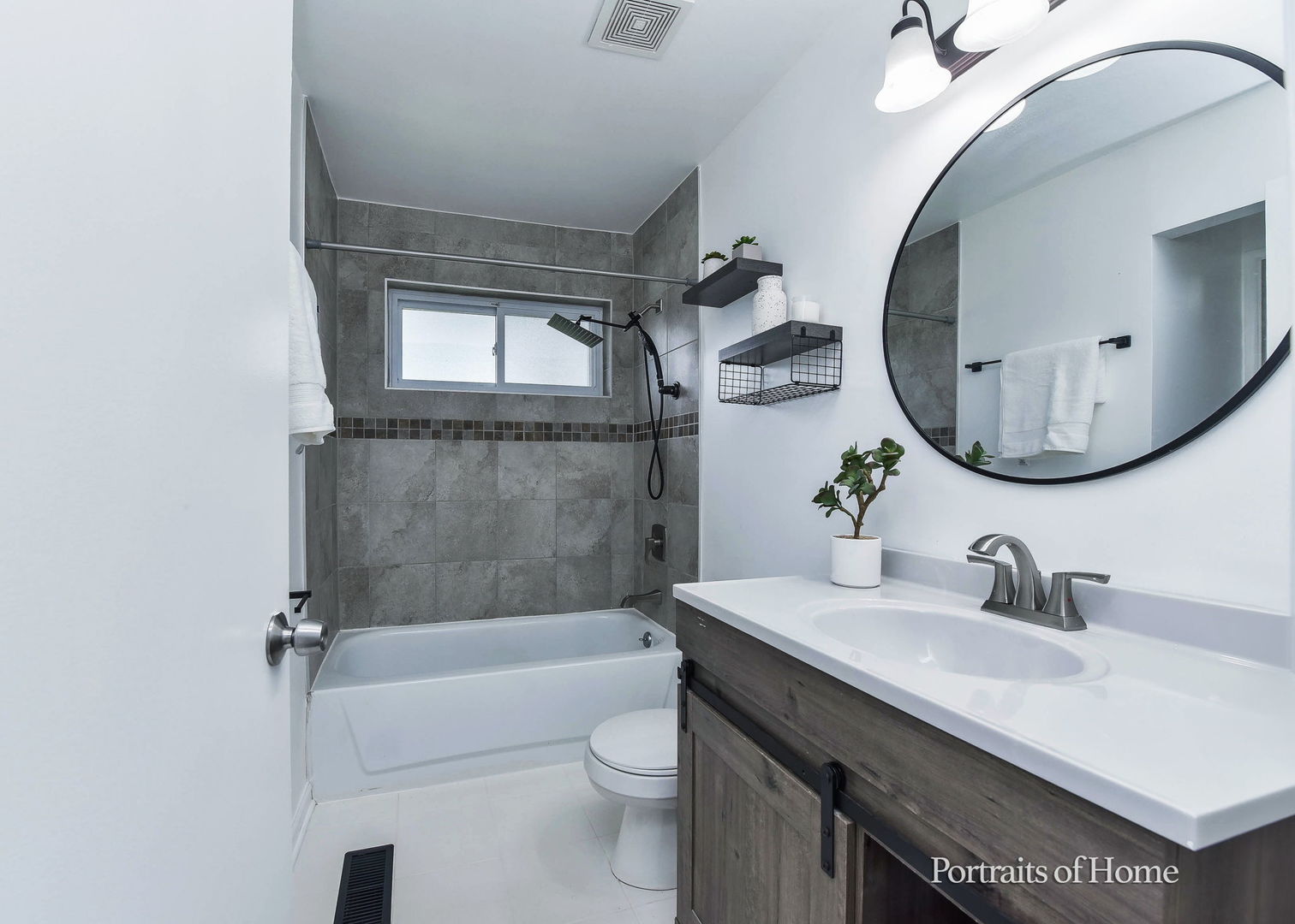 156 Fairwood Drive, Bolingbrook, IL 60440
