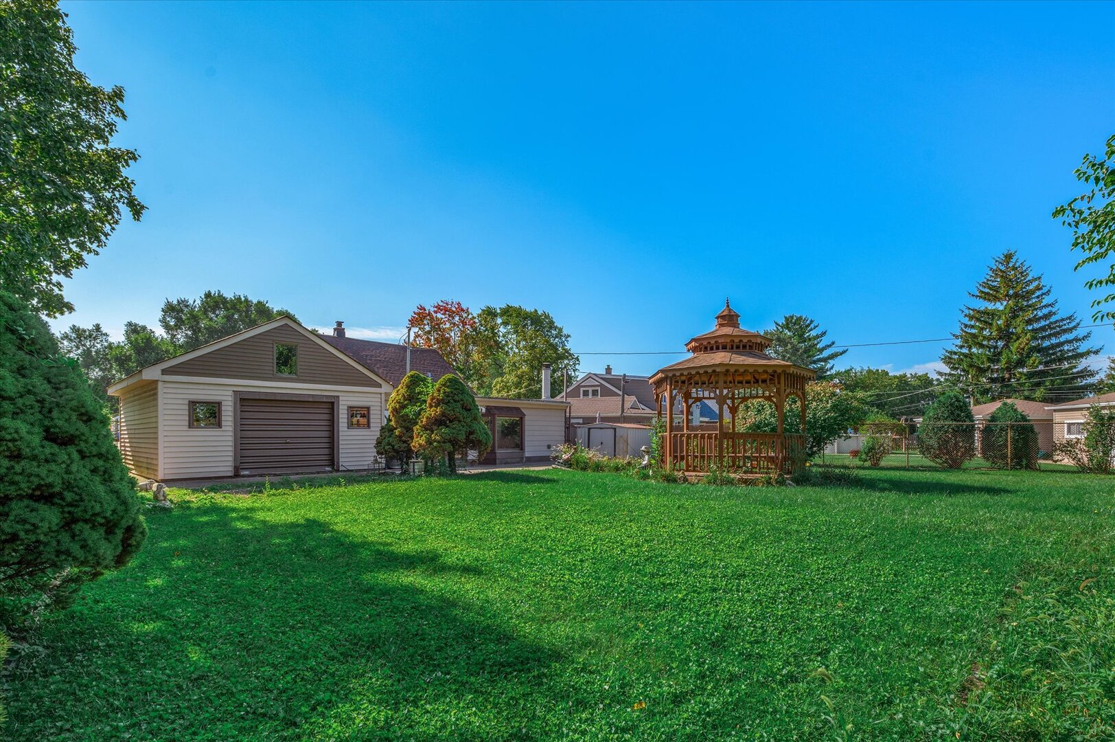 9100 Lynwood Drive, Oak Lawn, IL 60453