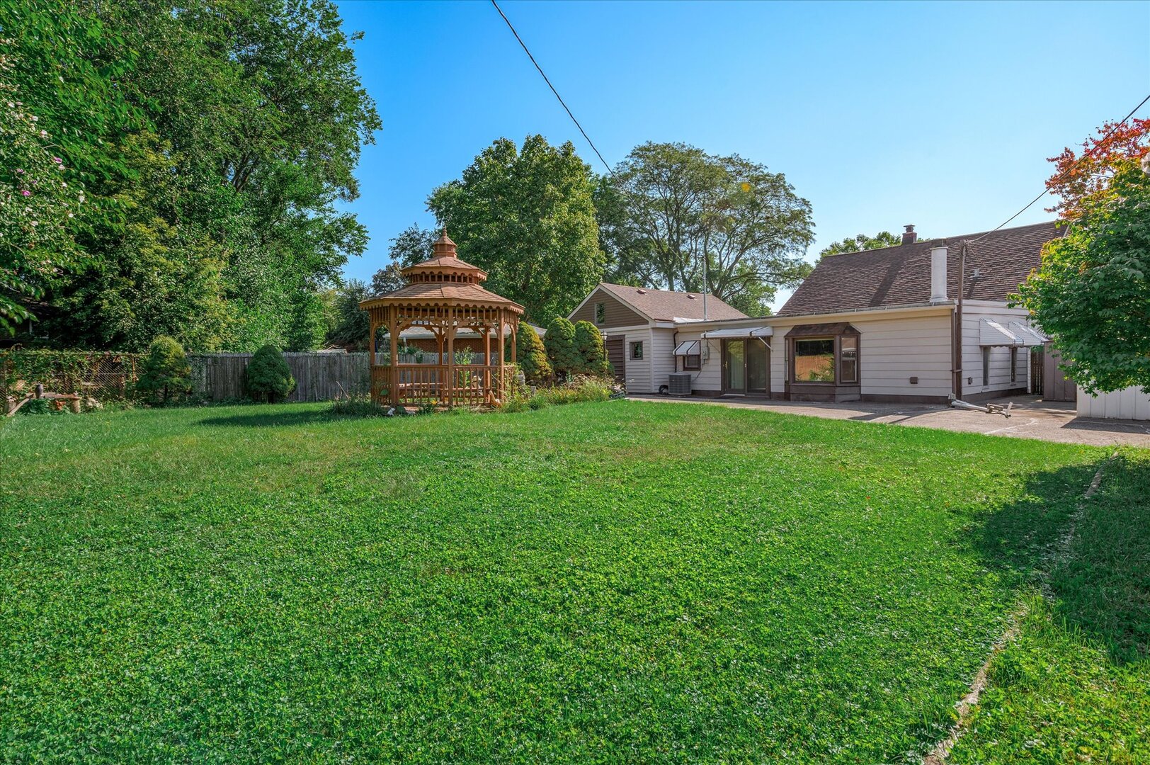 9100 Lynwood Drive, Oak Lawn, IL 60453