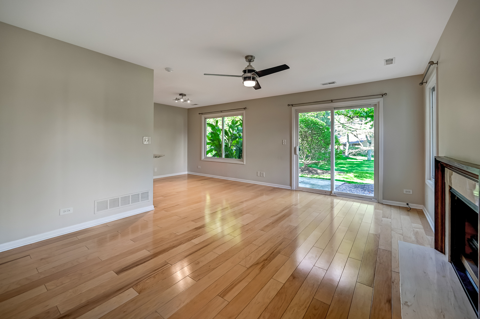 7961 Knottingham Circle #C, Darien, IL 60561