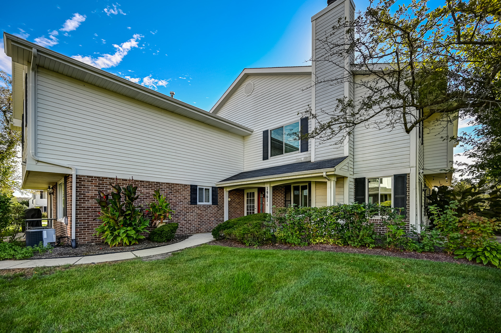 7961 Knottingham Circle #C, Darien, IL 60561