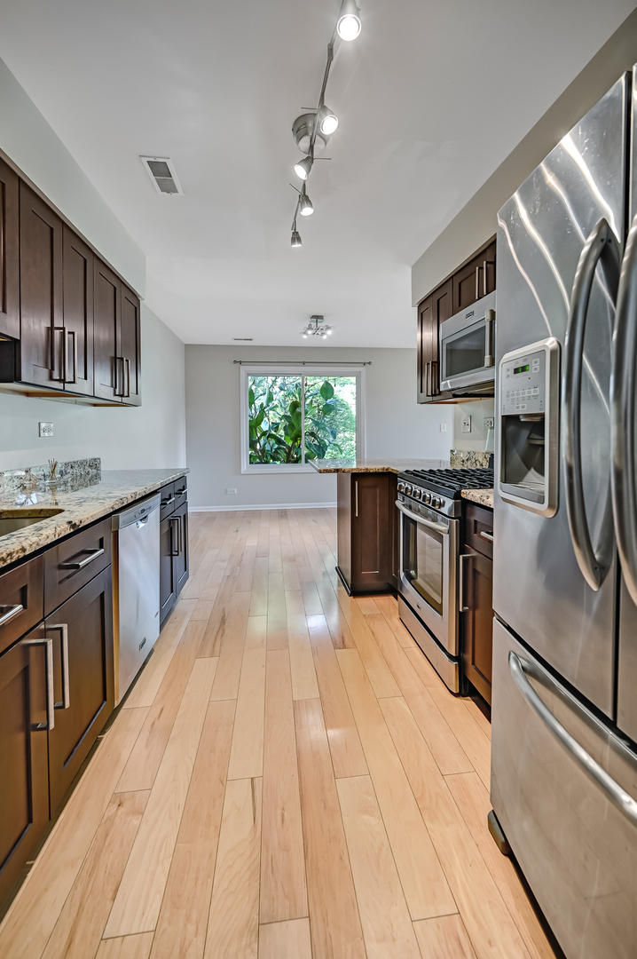 7961 Knottingham Circle #C, Darien, IL 60561