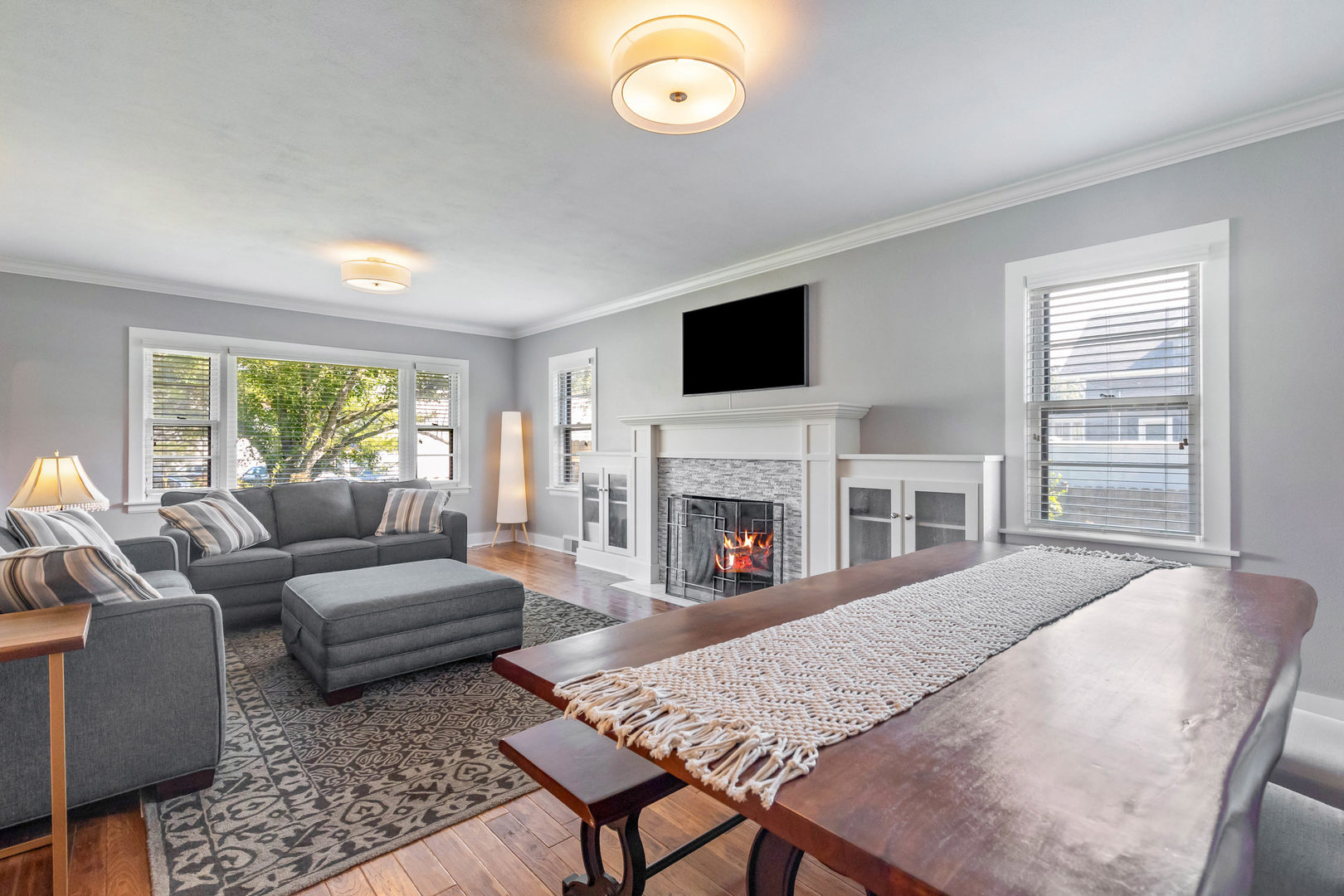27W423 Sunnyside Avenue, Winfield, IL 60190