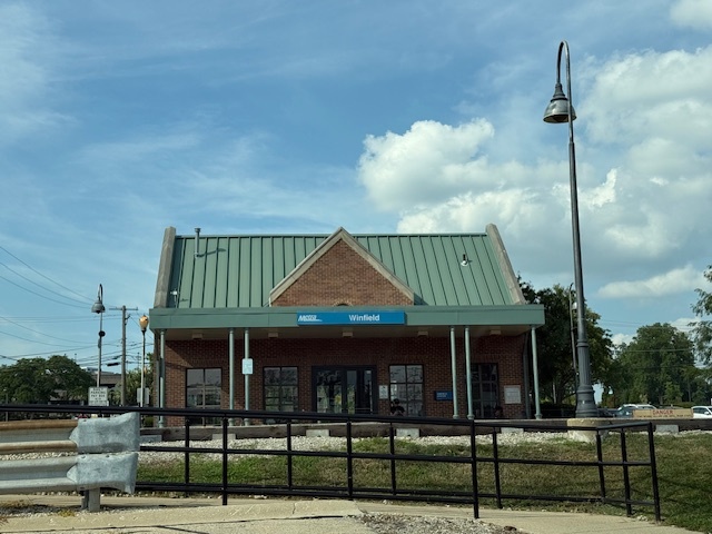 27W423 Sunnyside Avenue, Winfield, IL 60190