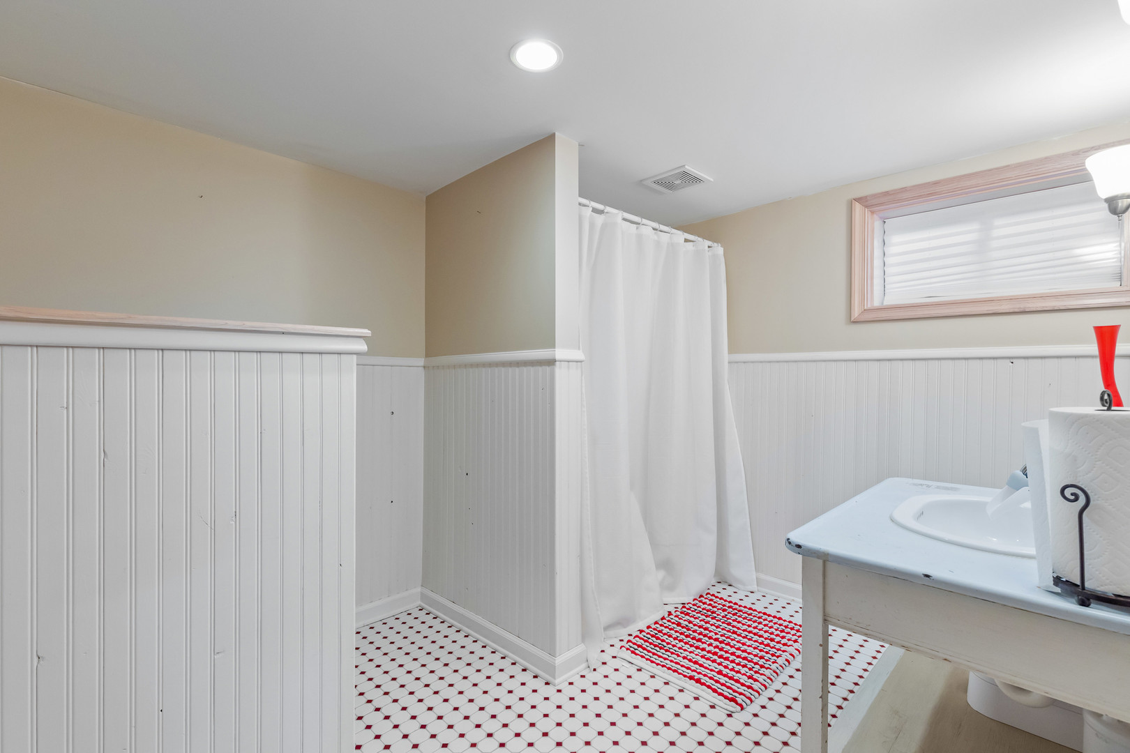 27W423 Sunnyside Avenue, Winfield, IL 60190
