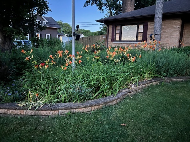 27W423 Sunnyside Avenue, Winfield, IL 60190