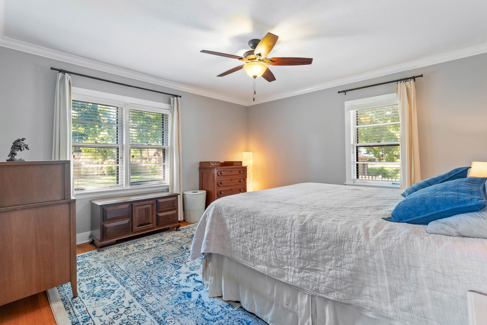 27W423 Sunnyside Avenue, Winfield, IL 60190