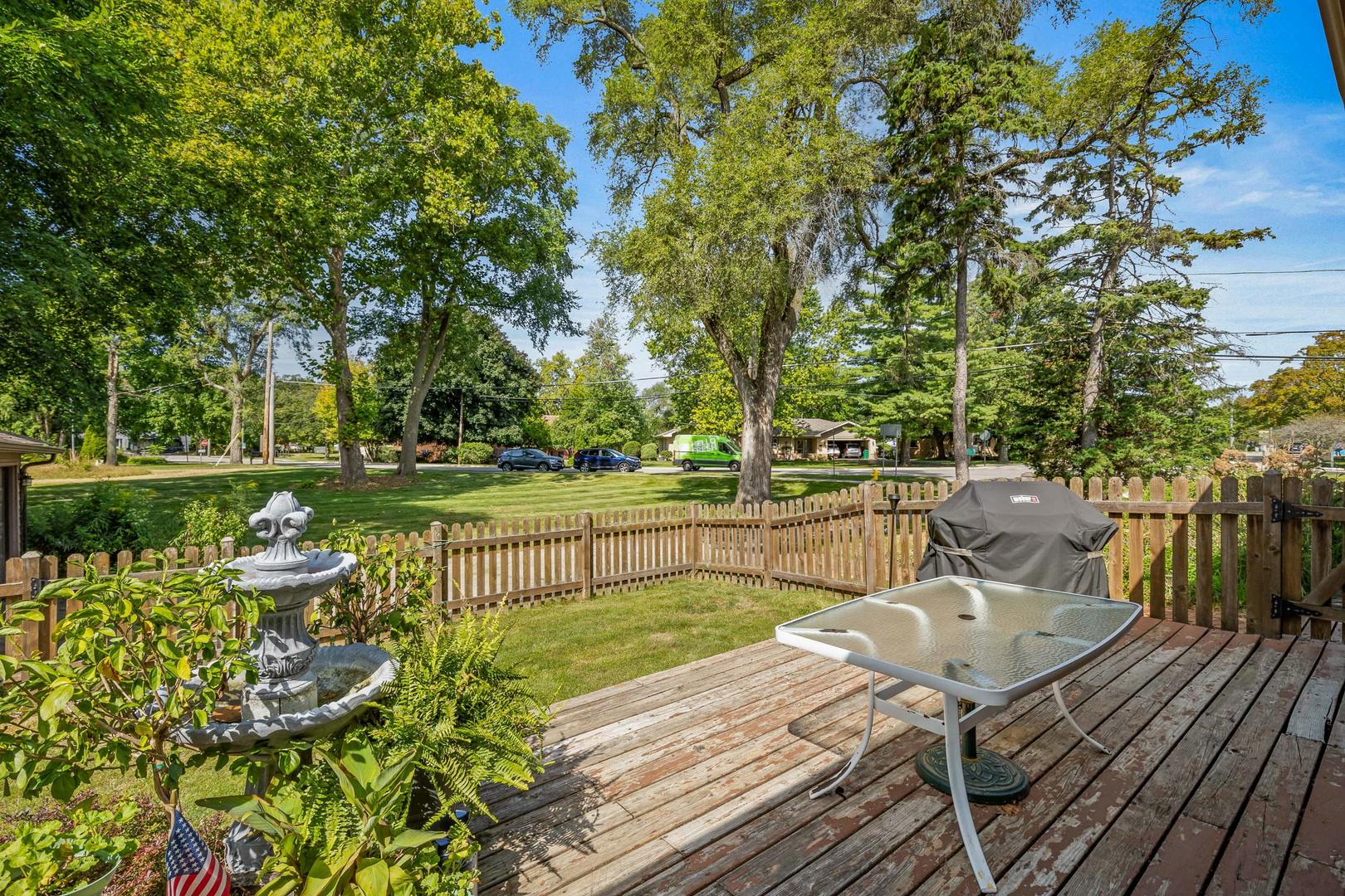 27W423 Sunnyside Avenue, Winfield, IL 60190