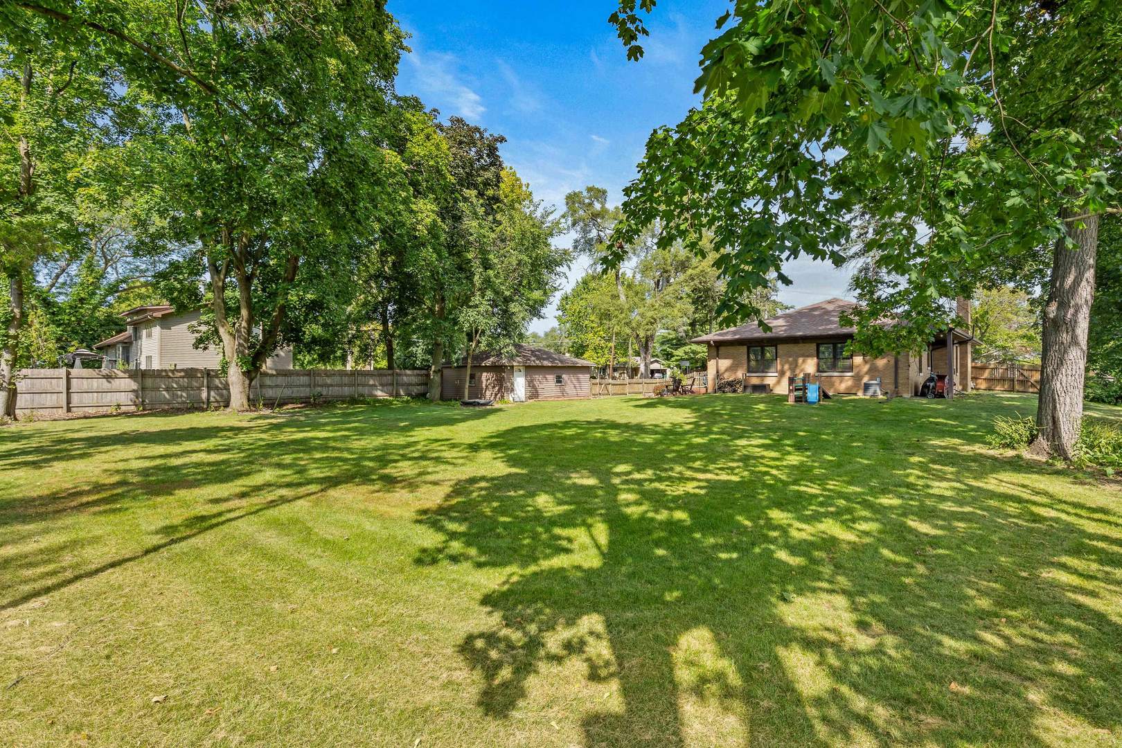 27W423 Sunnyside Avenue, Winfield, IL 60190