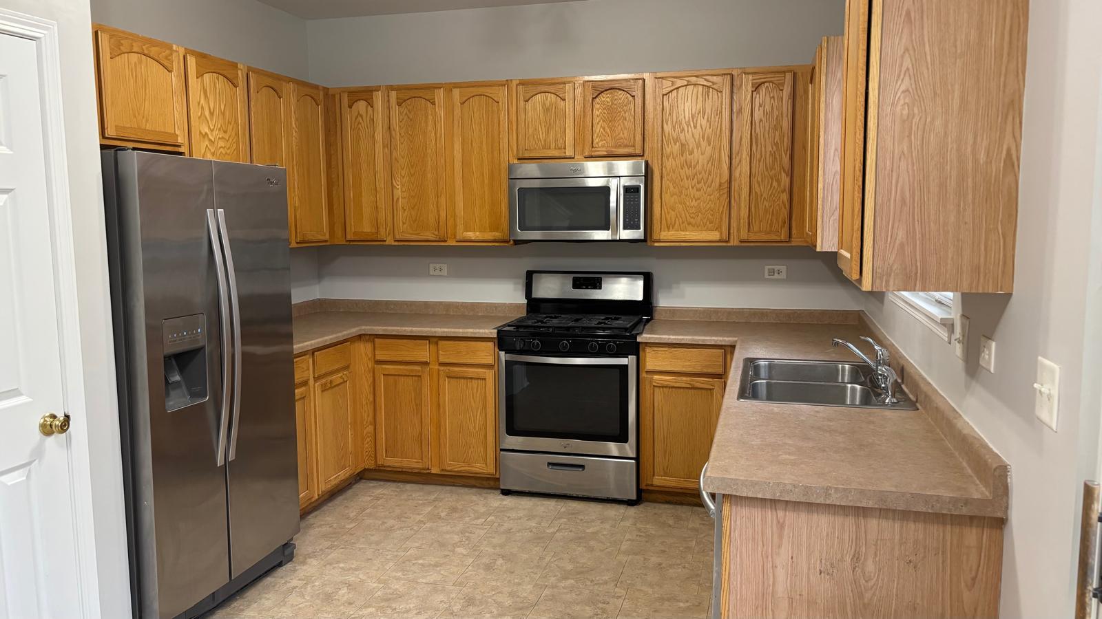 3381 Kentshire Circle #3381, Aurora, IL 60504