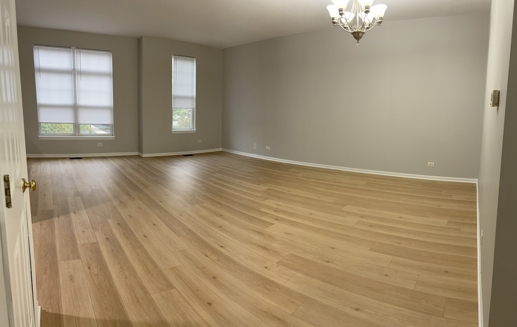 3381 Kentshire Circle #3381, Aurora, IL 60504