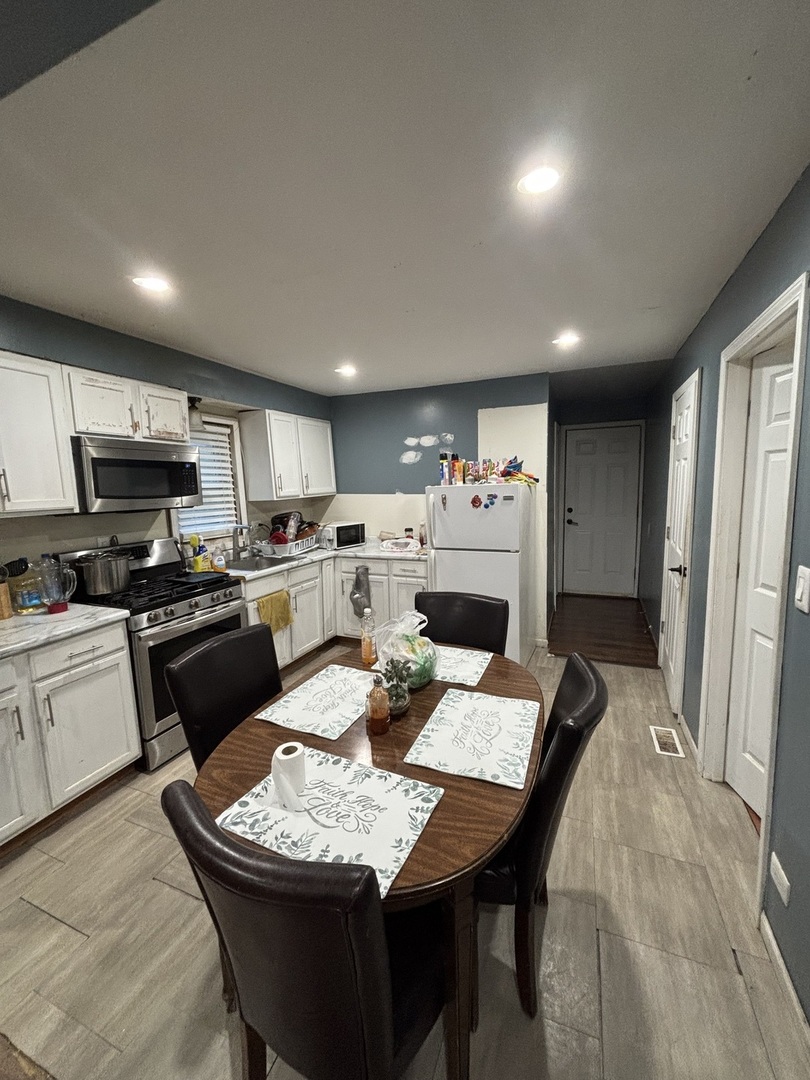 14924 Leavitt Avenue, Harvey, IL 60426