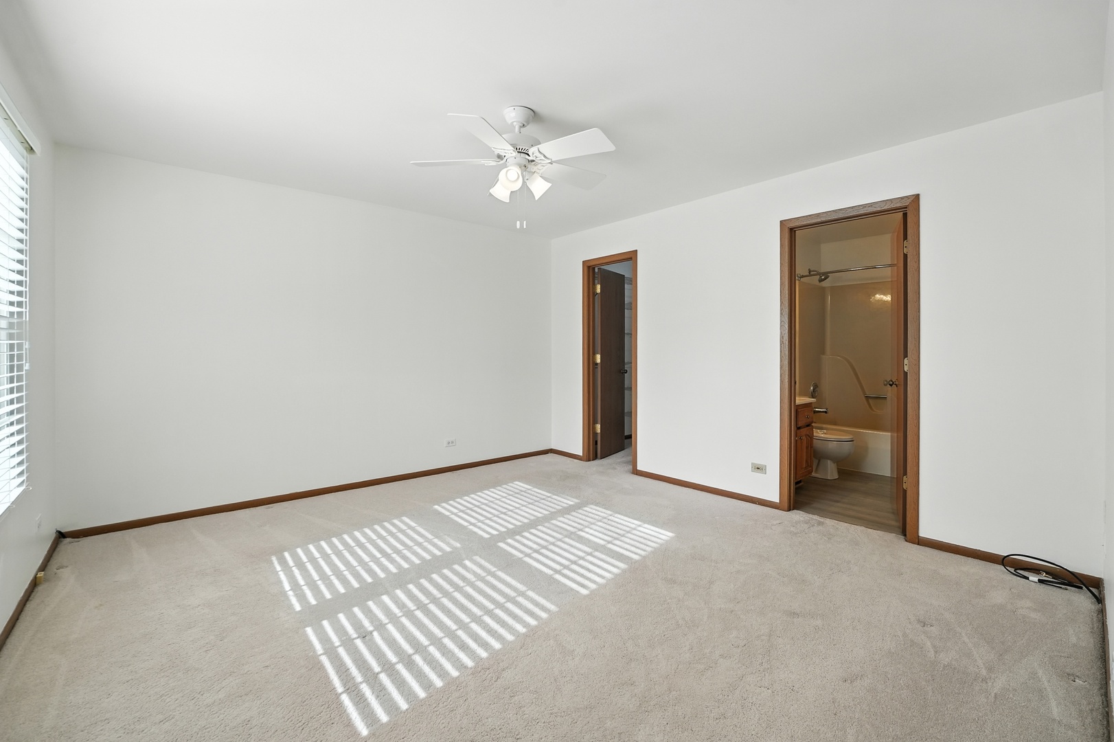 143 Azalea Circle, Streamwood, IL 60107