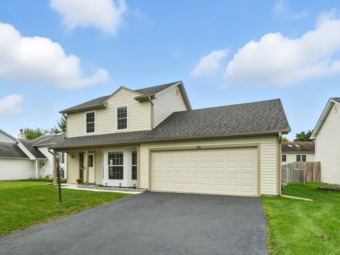 143 Azalea Circle, Streamwood, IL 60107