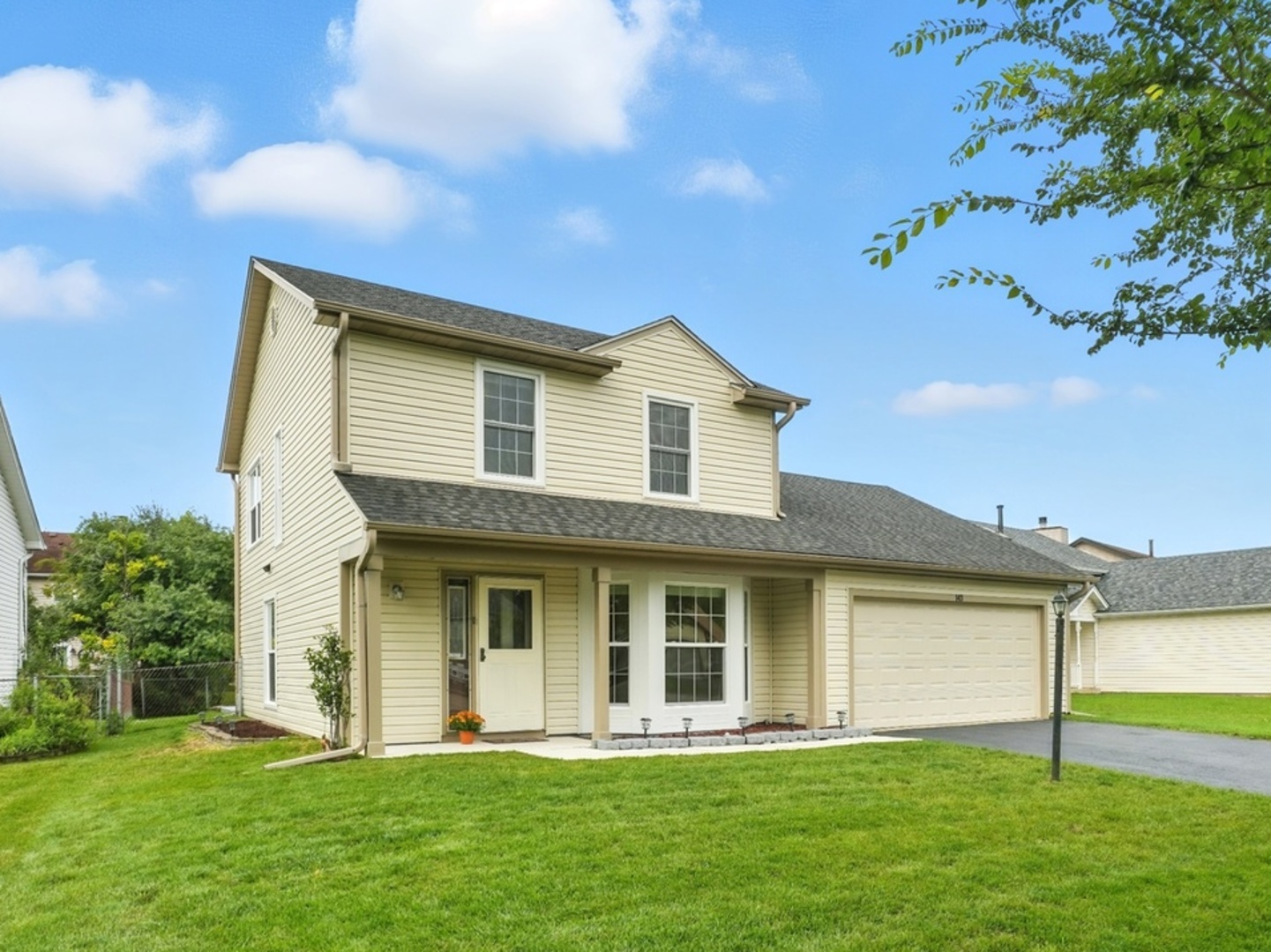 143 Azalea Circle, Streamwood, IL 60107