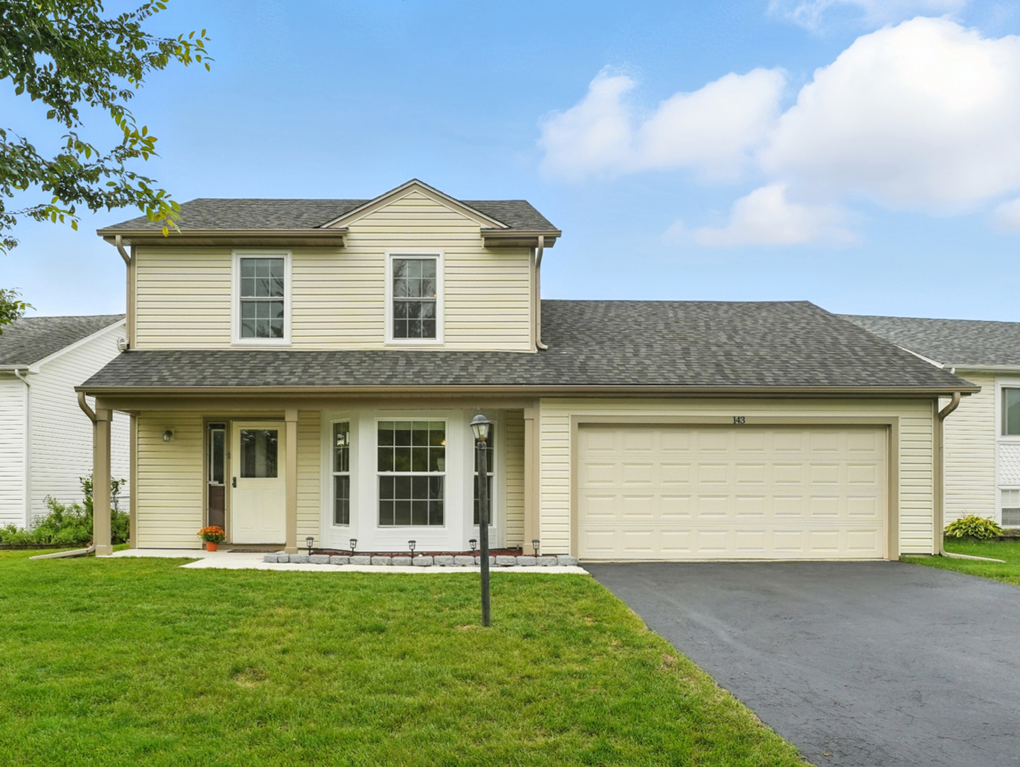 143 Azalea Circle, Streamwood, IL 60107