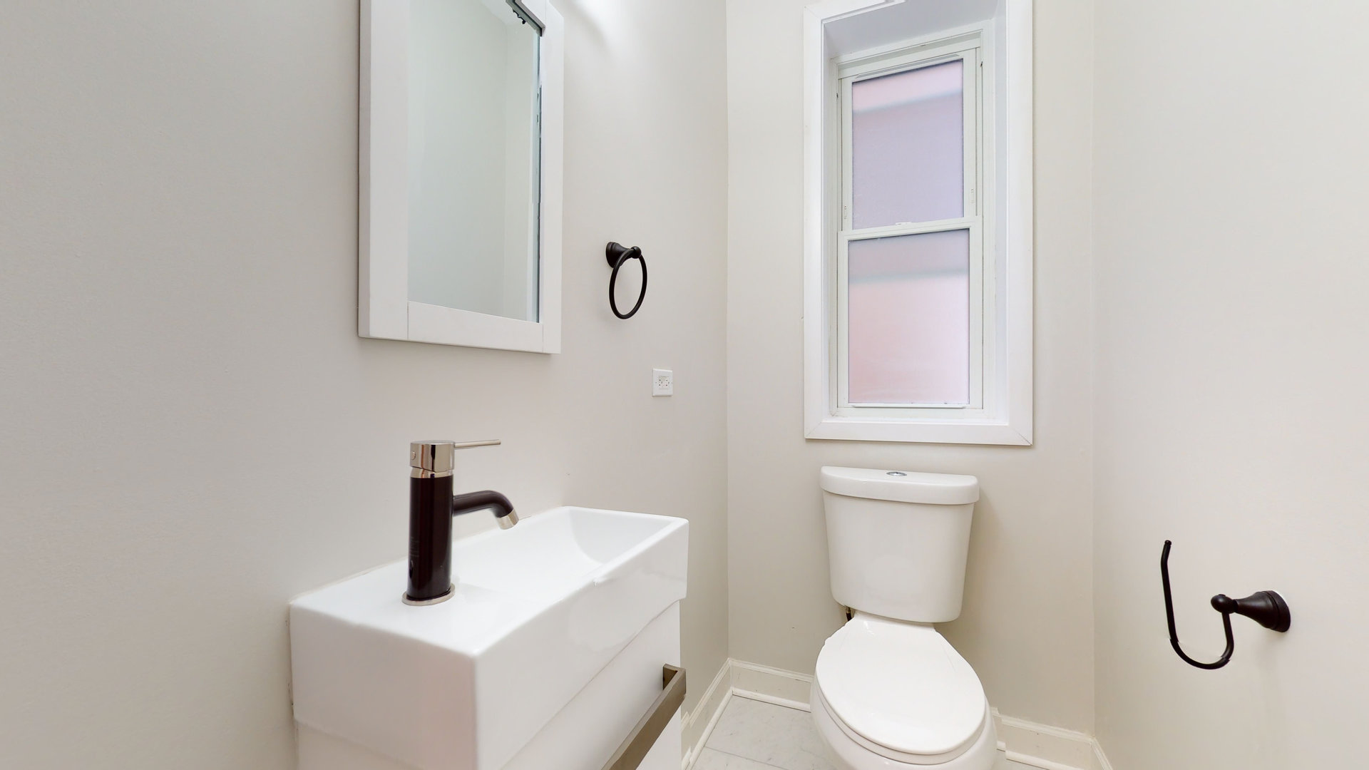 2038 W Estes Avenue #1, Chicago, IL 60645