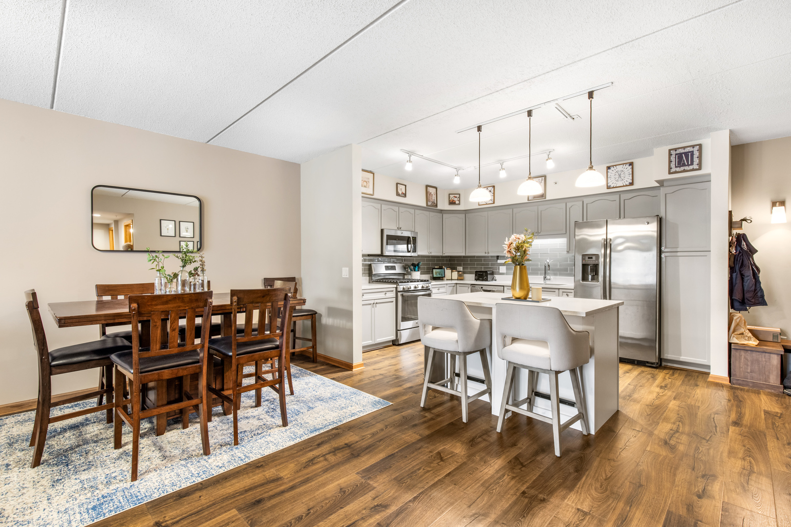 1378 Perry Street #208, Des Plaines, IL 60016